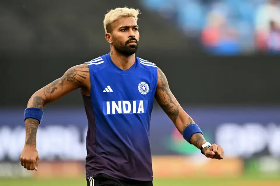 Hardik Pandya frustrated after drop catch