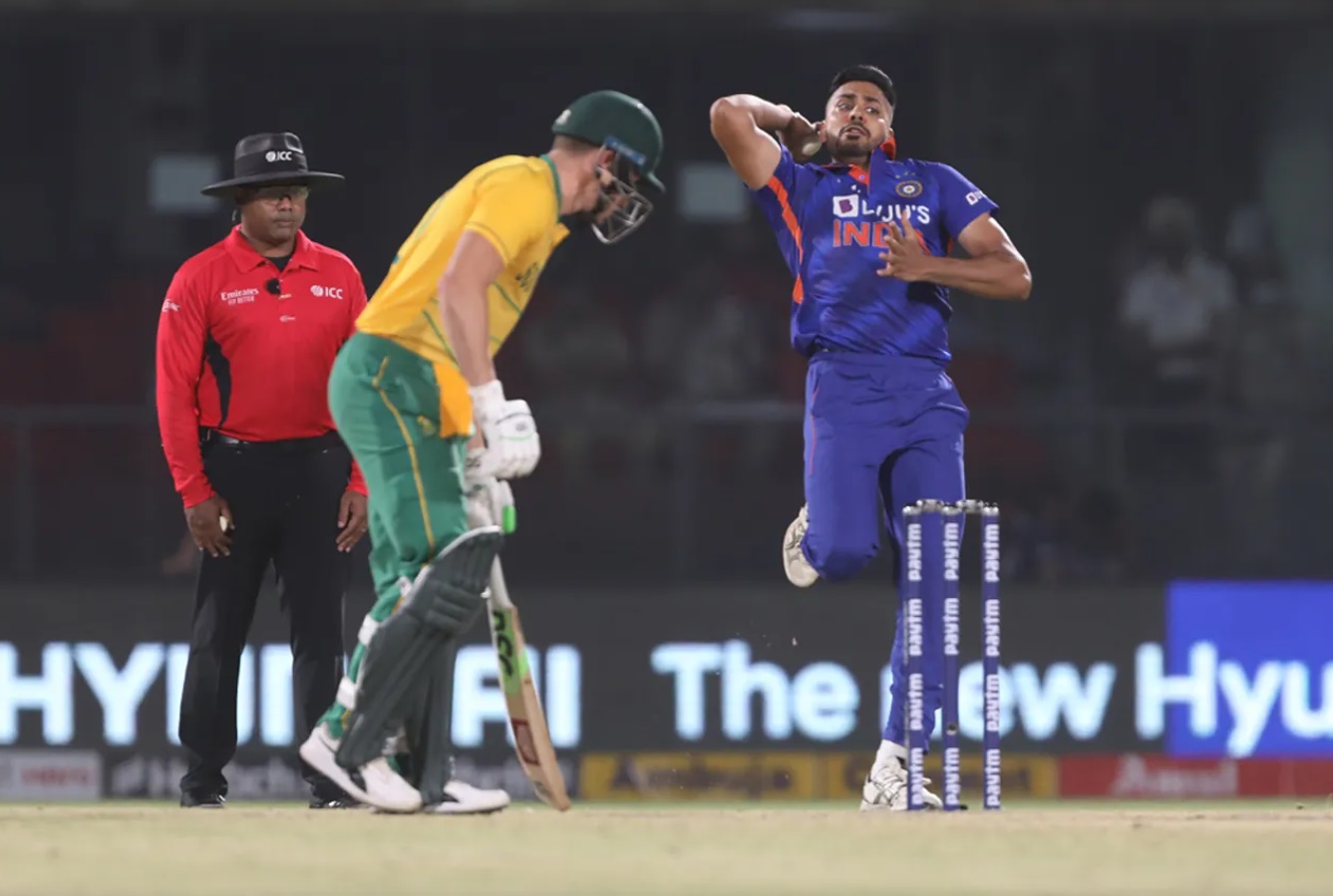 Avesh Khan bowled a brilliant yorker to Van der Dussen to break his bat