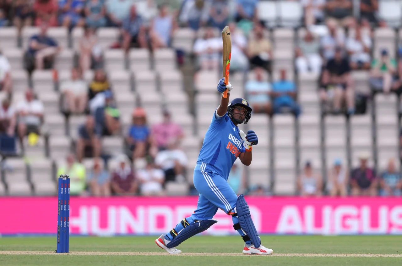 ENG-W vs IND-W, WATCH | Deepti Sharma does Rishabh Pant with spectacular one-handed six off Lauren Bell