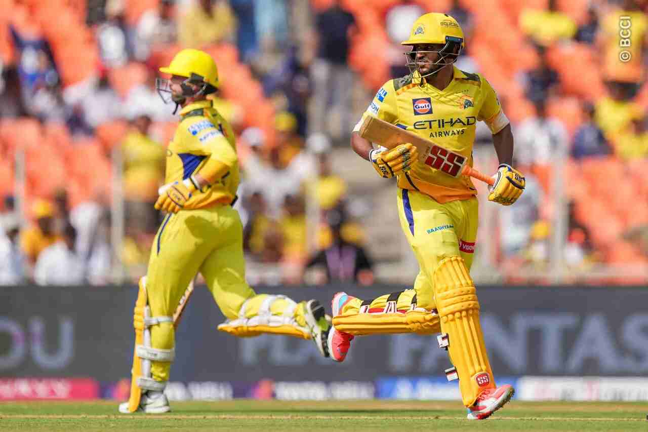 CSK's Urvil Patel and Devon Conway during their partnership against GT in Ahmedabad.